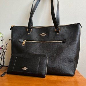 Black Coach Purse and Wallet